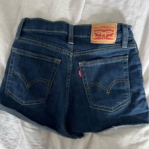 Levi High Rise Shorts Size 25